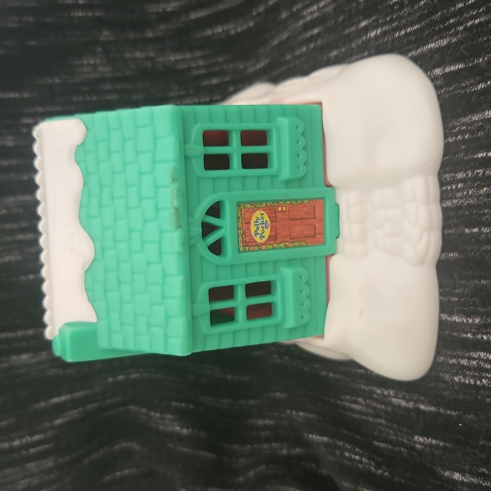 1995 Bluebird: Polly Pocket McDonald's Chalet